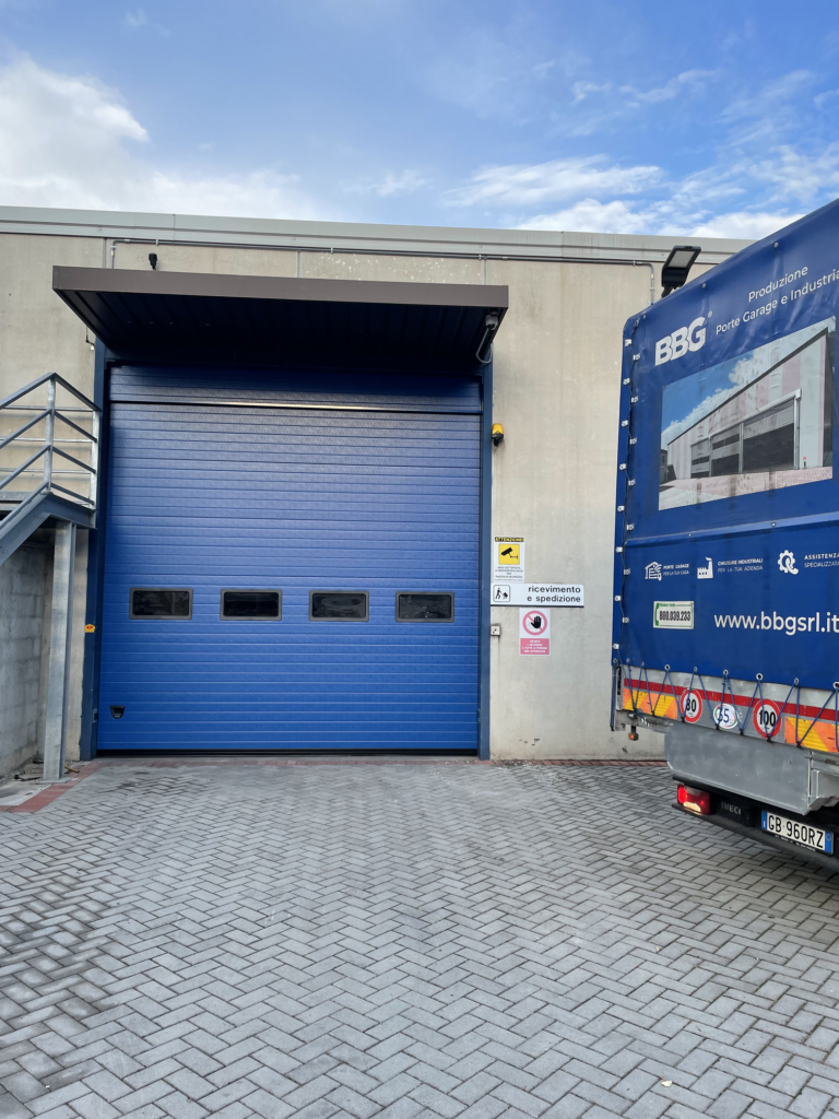 Porta sezionale industriale