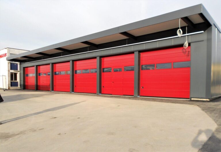 porte industriali sezionali per uso in aziende e capannoni