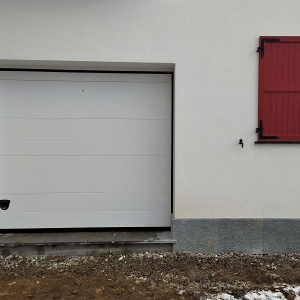 Porta sezionale due doghe liscio Venezia