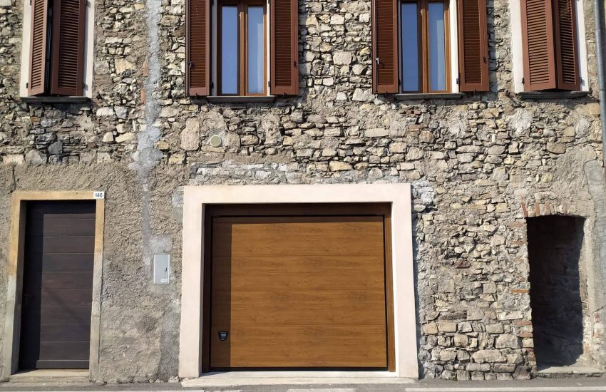 guida alla scelta del nuovo portone sezionale per il garage