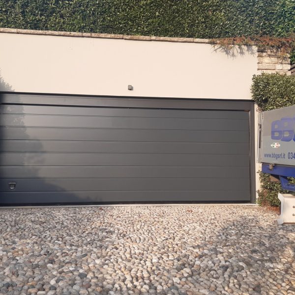 Due doghe liscio Urbino, grigio RAL 7016